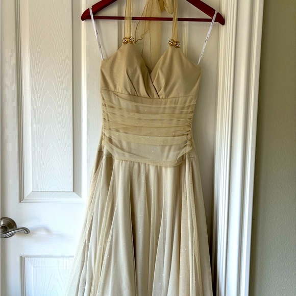 Beautiful party, outgoing evening dress - Picture 3 of 13